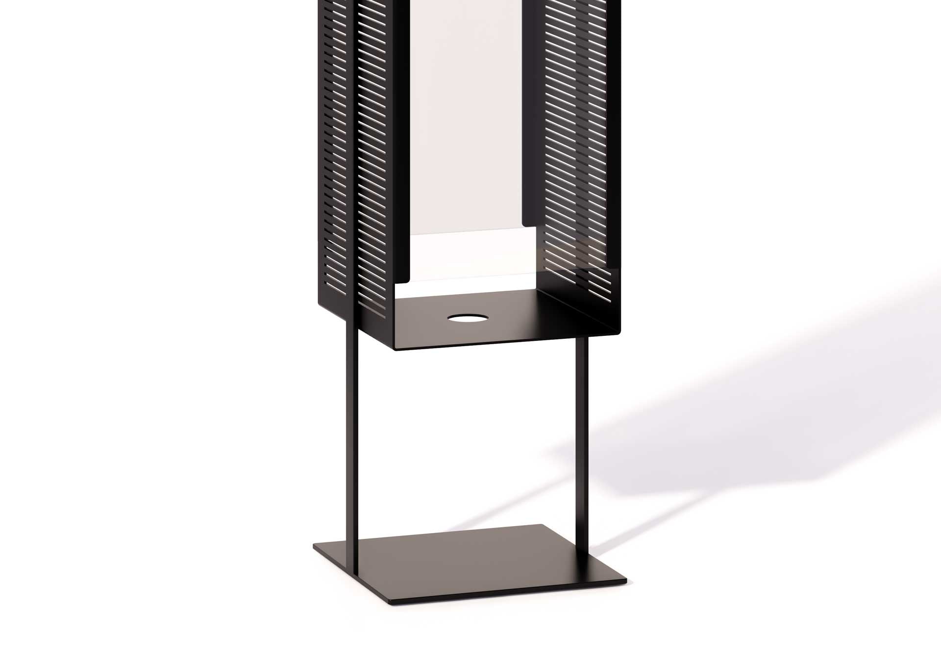 Windlicht AMO in schwarz, Studioansicht, einfache Reinigung durch Bodenöffnung, keine Wachsrückstände. Durchdachtes Design und hohe Qualität für Nutzer.